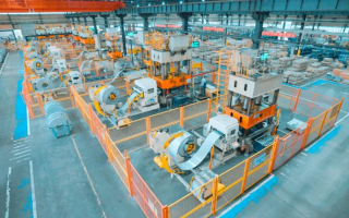 万控科技有限公司 万控智造收盘上涨108%，滚动市盈率5700倍，总市值5614亿元